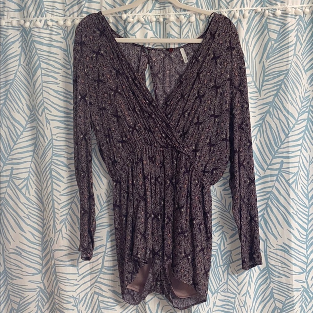 Backless Romper - Picture 2 of 9